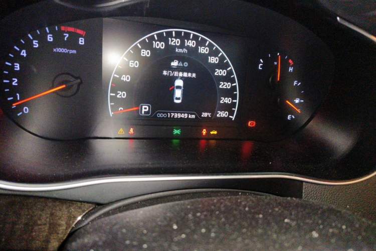 Used Kia Cadenza 2013 2.4L Business Sunroof Version China IV Standard Odometer Close Up