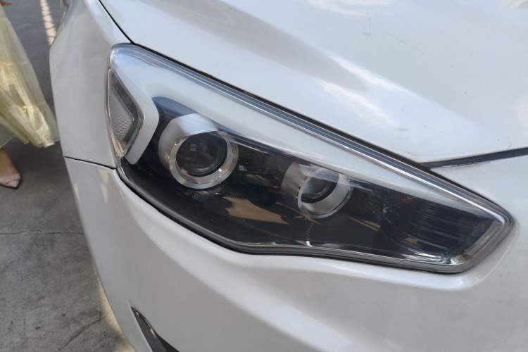 Used Kia Cadenza 2013 2.4L Elite Model China IV Standard Right Front Headlight