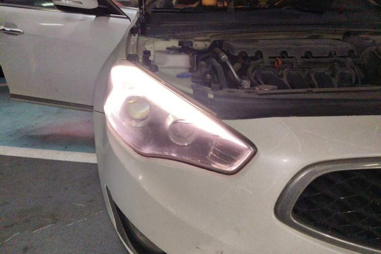 Used Kia Cadenza 2013 2.4L Business Sunroof Version China IV Standard Right Front Headlight