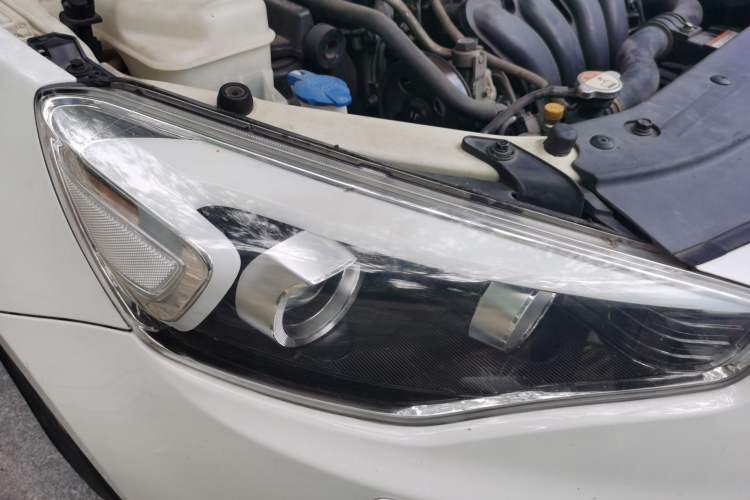 Used Kia Cadenza 2013 2.4L Elite Version China V Standard Right Front Headlight