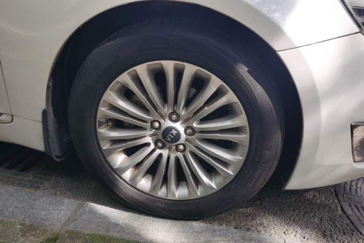 Used Kia Cadenza 2013 2.4L Elite Version China V Standard Right Front Wheel Hub