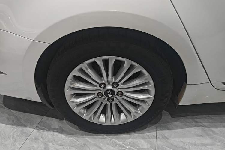 Used Kia Cadenza 2013 2.4L Business Sunroof Version China IV Standard Right Rear Wheel Hub