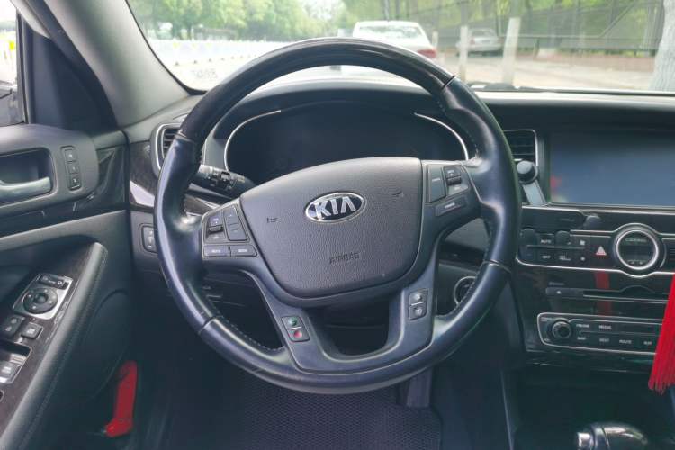 Used Kia Cadenza 2013 2.4L Elite Version China V Standard Steering Wheel