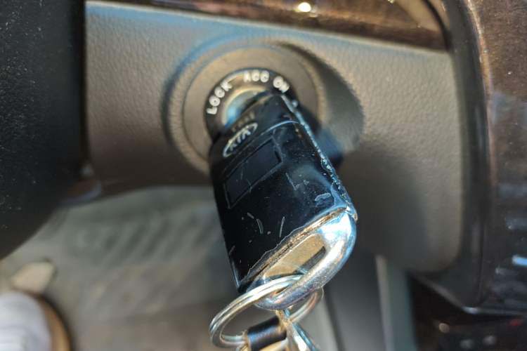 Used Kia Cadenza 2013 2.4L Business Sunroof Version China V Standard Vehicle Key