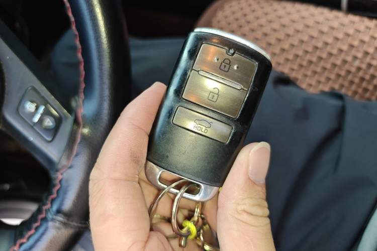 Used Kia Cadenza 2013 2.4L Elite Model China IV Standard Vehicle Key