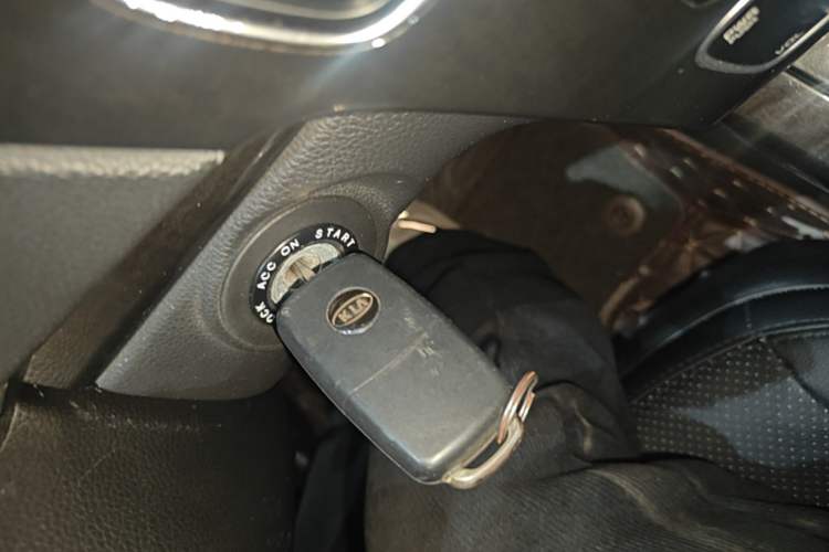Used Kia Cadenza 2013 2.4L Business Sunroof Version China IV Standard Vehicle Key