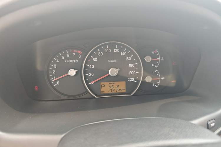 Used Kia Carens 2007 2.0L 7-Seater Standard Edition Instrument Cluster
