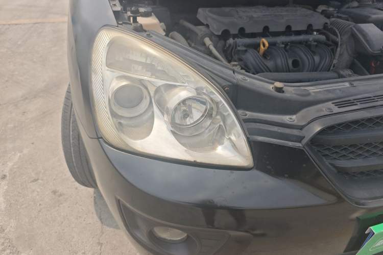 Used Kia Carens 2007 2.0L 7-Seater Standard Edition Right Front Headlight