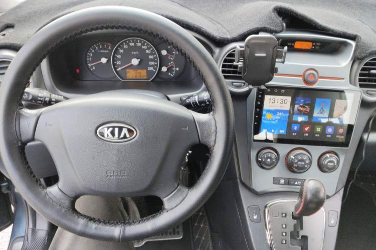 Used Kia Carens 2007 2.0L 7-Seater Comfort Edition Audio And AC Panel