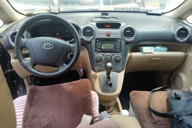 Used Kia Carens 2007 2.0L 7-Seater Standard Edition Center Console