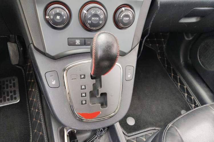 Used Kia Carens 2007 2.0L 7-Seater Comfort Edition Gear Lever
