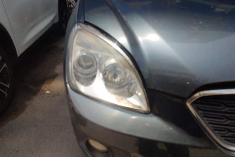 Used Kia Carens 2007 2.0L 7-Seater Standard Edition Right Front Headlight