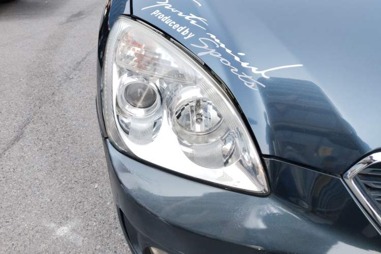 Used Kia Carens 2007 2.0L 7-Seater Comfort Edition Right Front Headlight