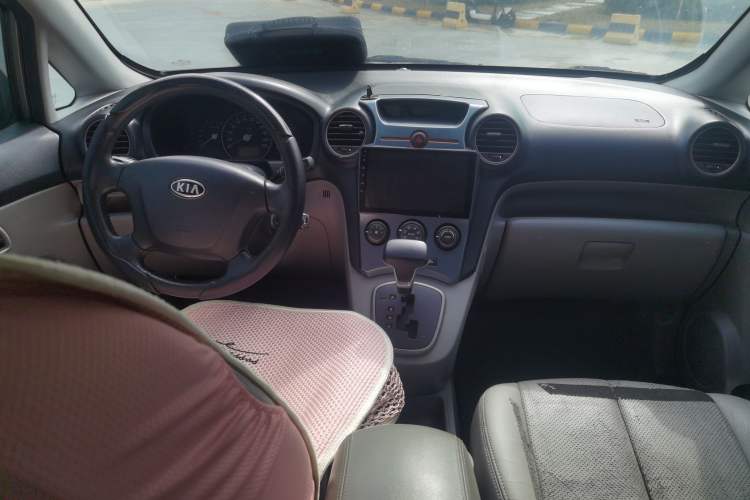 Used Kia Carens 2007 2.0L 7-Seater Standard Edition Center Console