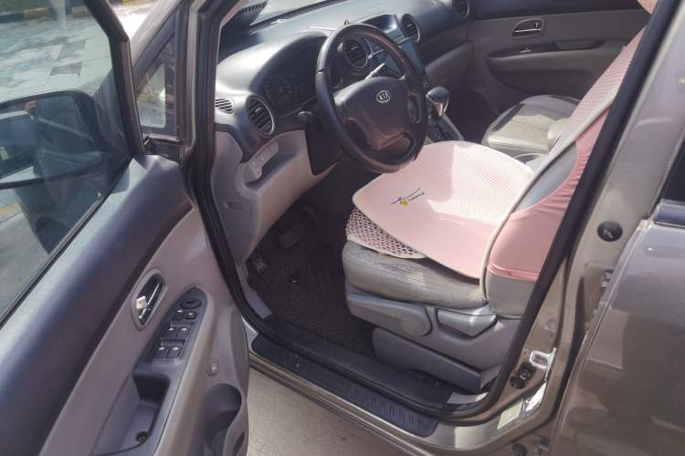 Used Kia Carens 2007 2.0L 7-Seater Standard Edition Driver Seat