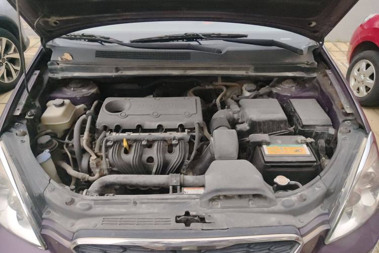 Used Kia Carens 2007 2.0L 5-Seater Comfort Edition Engine Bay