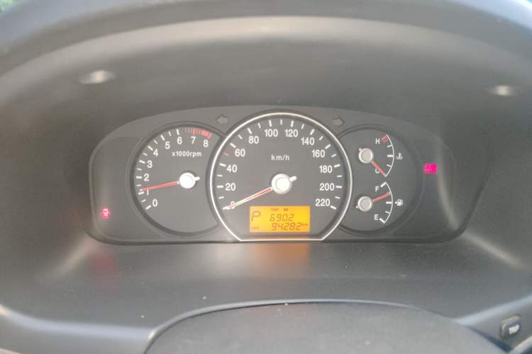 Used Kia Carens 2007 2.0L 5-Seater Comfort Edition Instrument Cluster