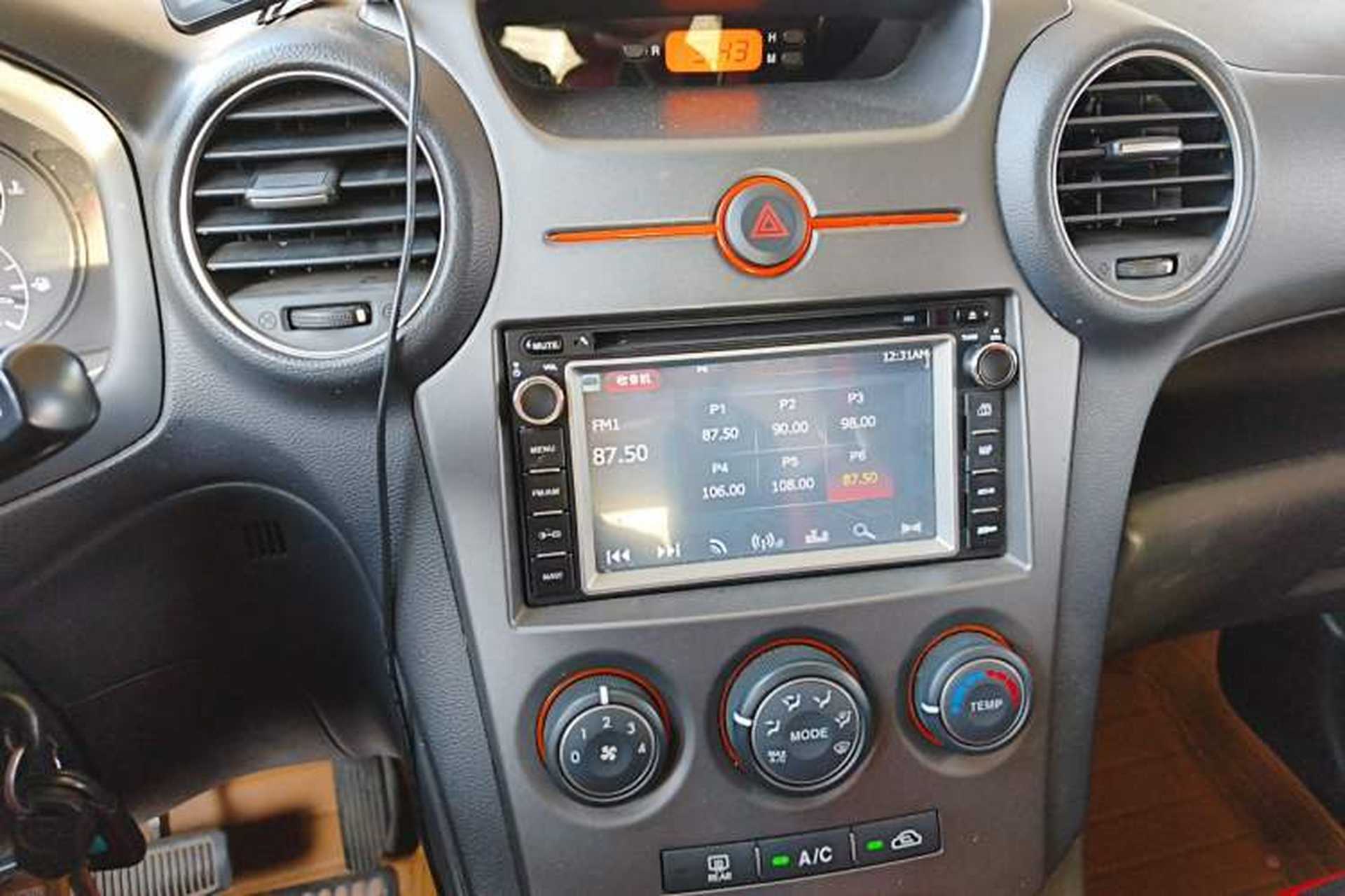 Used Kia Carens 2007 2.0L 7-Seater Standard Edition Audio And AC Panel