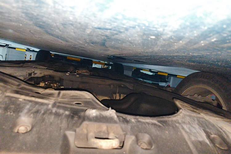 Used Kia Carens 2007 2.0L 5-Seater Luxury Edition Chassis Front