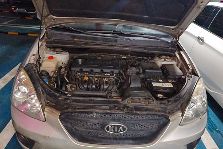Used Kia Carens 2007 2.0L 5-Seater Luxury Edition Engine Bay