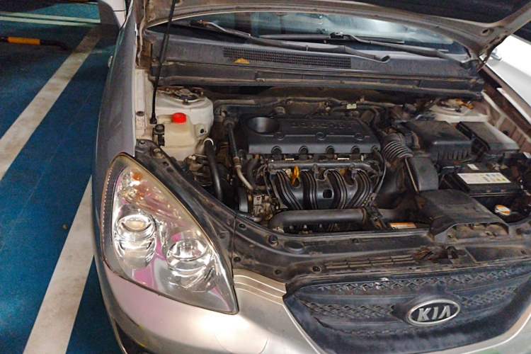 Used Kia Carens 2007 2.0L 5-Seater Luxury Edition Engine Bay Right