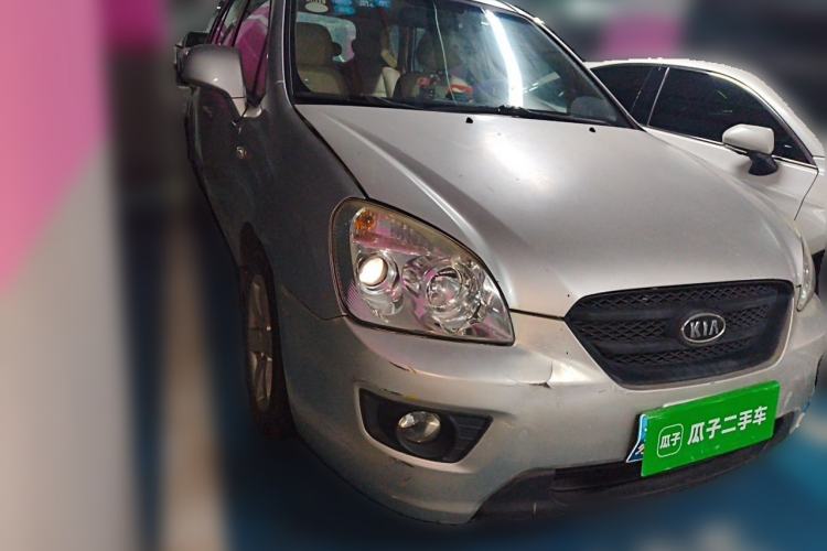 Used Kia Carens 2007 2.0L 5-Seater Luxury Edition Front Right 45 Deg