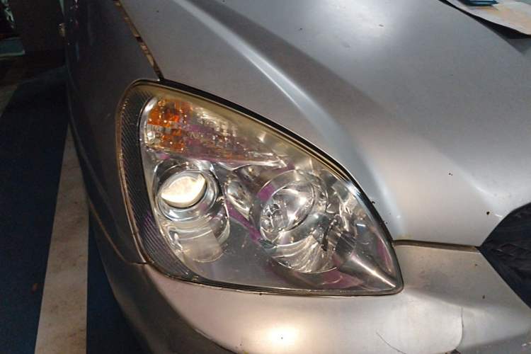 Used Kia Carens 2007 2.0L 5-Seater Luxury Edition Right Front Headlight
