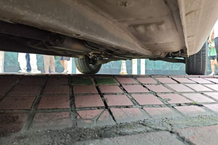 Used Kia Carens 2007 2.0L 7-Seater Standard Edition Chassis Front Left