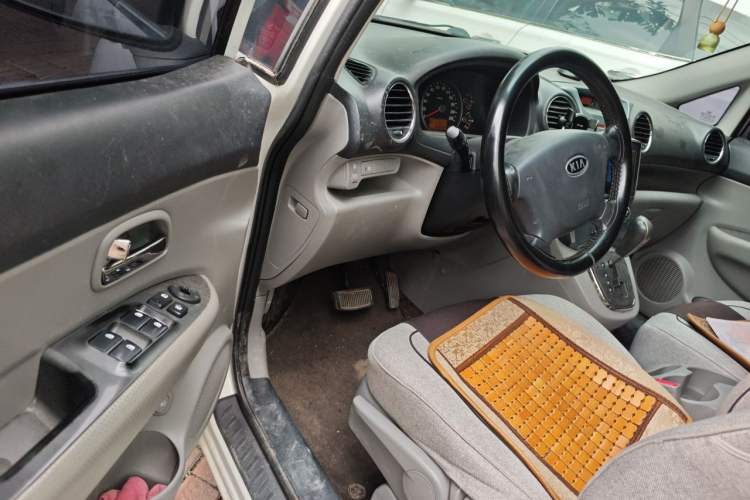 Used Kia Carens 2007 2.0L 7-Seater Standard Edition Driver Seat