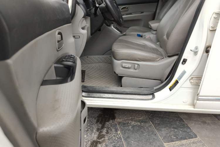 Used Kia Carens 2007 2.0L 7-Seater Comfort Edition Driver Seat