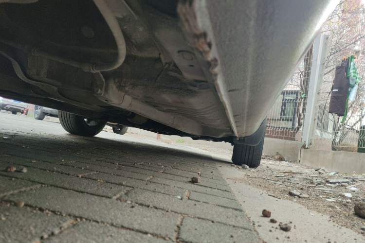 Used Kia Carens 2011 2.0L 7-Seater Automatic Standard Edition Chassis Rear Right