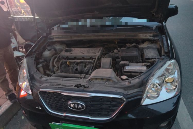 Used Kia Carens 2011 2.0L 7-Seater Automatic Standard Edition Engine Bay