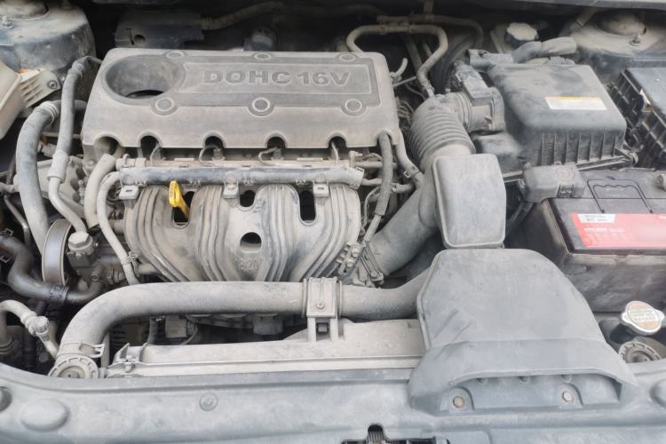 Used Kia Carens 2011 2.0L 7-Seater Automatic Comfort Edition Engine Bay