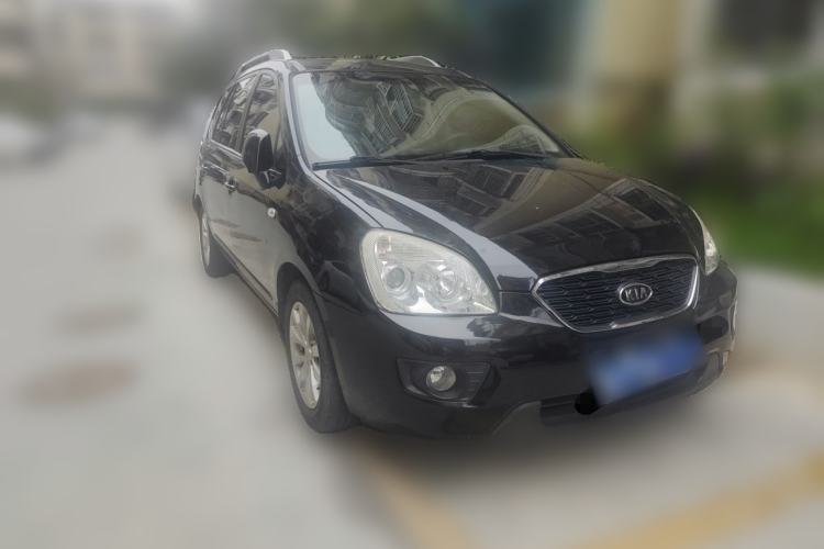Used Kia Carens 2011 2.0L 7-Seater Automatic Standard Edition Front Right 45 Deg
