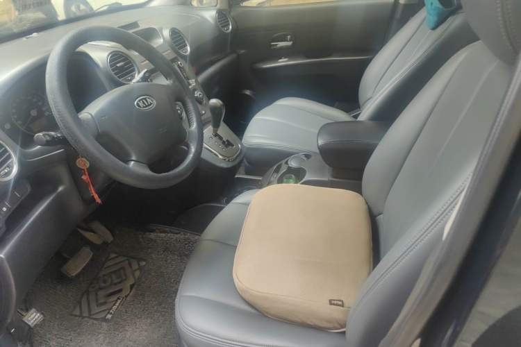 Used Kia Carens 2011 2.0L 7-Seater Automatic Standard Edition Left Front Seat