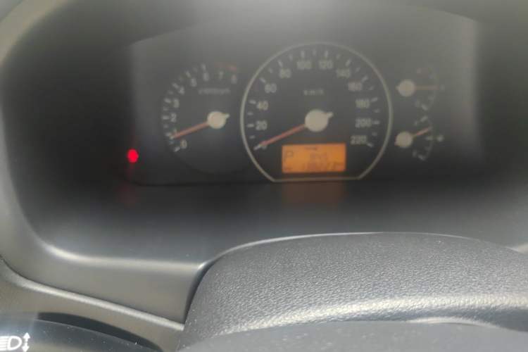 Used Kia Carens 2011 2.0L 7-Seater Automatic Standard Edition Odometer Close Up