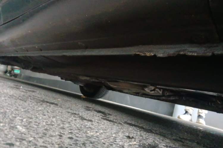 Used Kia Carens 2011 2.0L 7-Seater Automatic Standard Edition Chassis Front Right