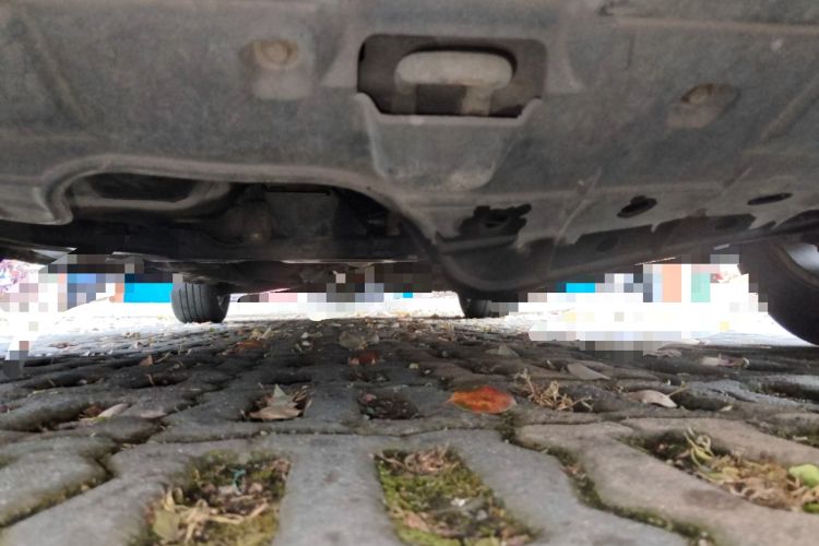 Used Kia Carens 2011 2.0L 7-Seater Automatic Standard Edition Chassis Front