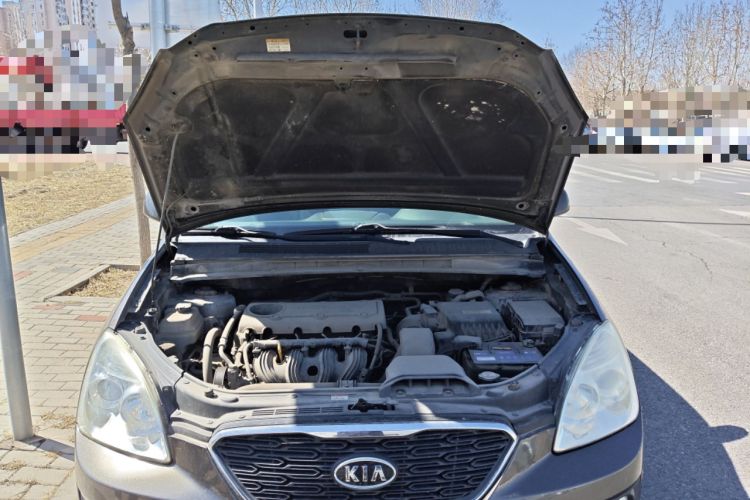 Used Kia Carens 2011 2.0L 7-Seater Automatic Standard Edition Engine Bay