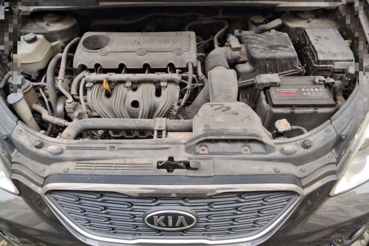 Used Kia Carens 2011 2.0L 7-Seater Automatic Standard Edition Engine Bay