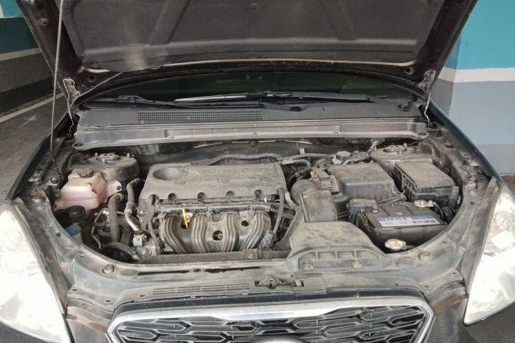 Used Kia Carens 2011 2.0L 7-Seater Automatic Standard Edition Engine Bay