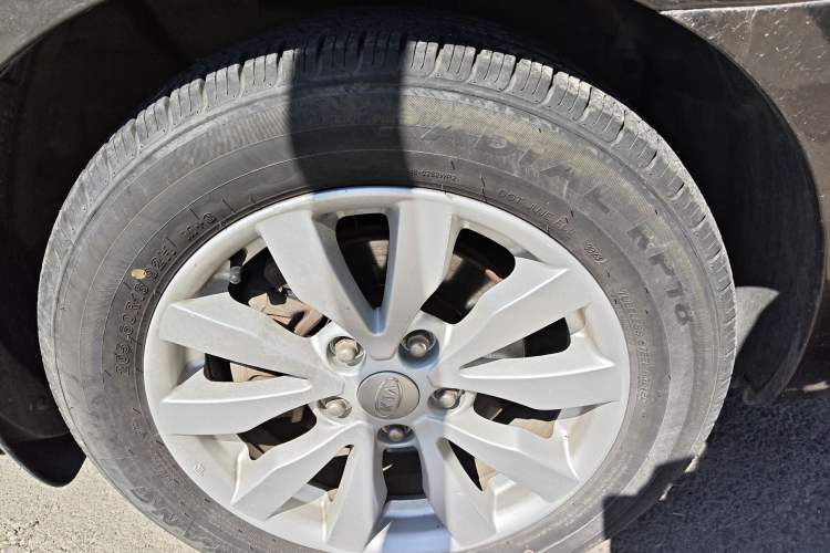 Used Kia Carens 2011 2.0L 7-Seater Automatic Standard Edition Exterior 7