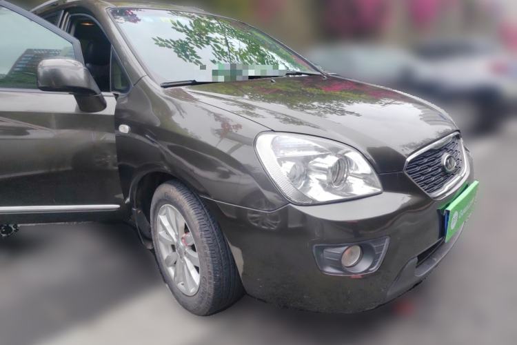 Used Kia Carens 2011 2.0L 7-Seater Automatic Comfort Edition Front Right 45 Deg