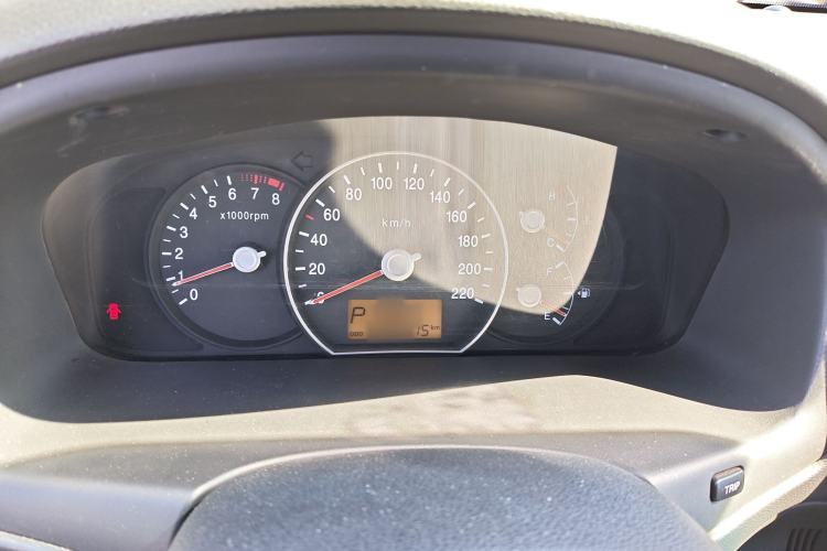 Used Kia Carens 2011 2.0L 7-Seater Automatic Standard Edition Instrument Cluster