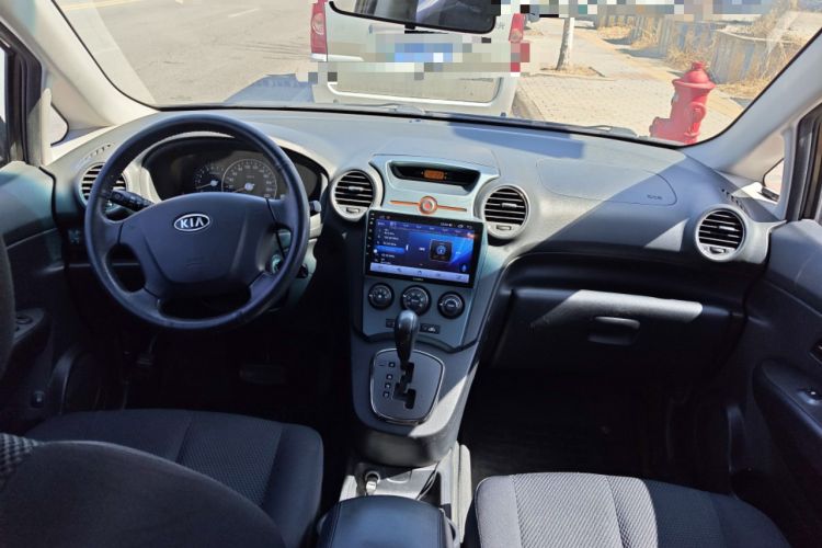 Used Kia Carens 2011 2.0L 7-Seater Automatic Standard Edition Interior 2