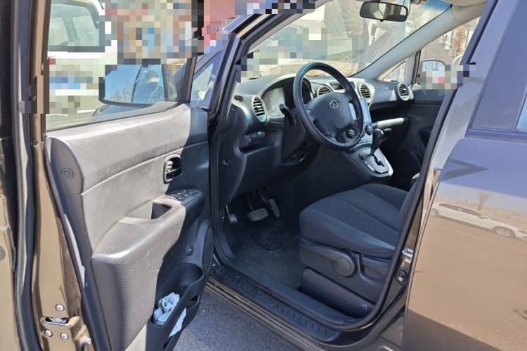 Used Kia Carens 2011 2.0L 7-Seater Automatic Standard Edition Interior 3