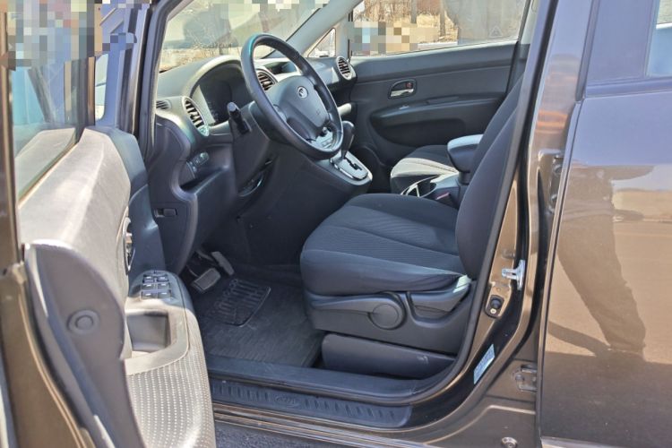 Used Kia Carens 2011 2.0L 7-Seater Automatic Standard Edition Left Front Seat