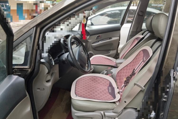 Used Kia Carens 2011 2.0L 7-Seater Automatic Standard Edition Left Front Seat
