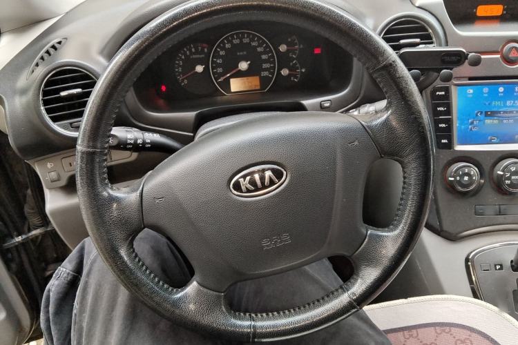 Used Kia Carens 2011 2.0L 7-Seater Automatic Standard Edition Steering Wheel