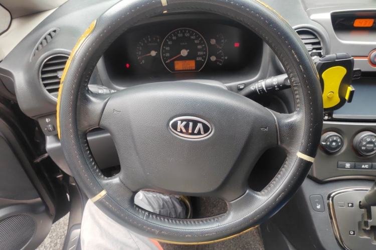 Used Kia Carens 2011 2.0L 7-Seater Automatic Comfort Edition Steering Wheel